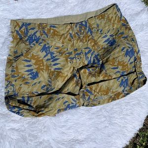3/$25 Old Navy Tropical Rolled Hem Shorts Size 2